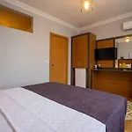 Business Hotel