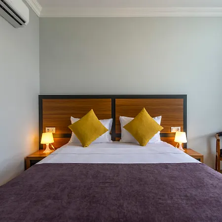 Business Hotel 4*